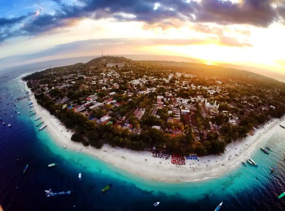Top 15 Islands on Earth That Don’t Feel Real 12 Gili Trawangan, Indonesia