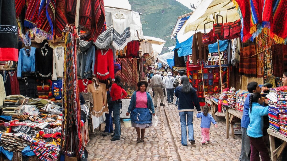 Otavalo, Ecuador: Otavalo Market Guide + Things To Do
